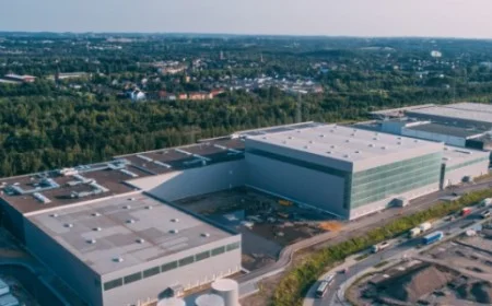 На один логистический центр больше