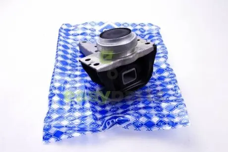 Подушка двигуна з кронштейном перед.Citroen C4/Peugeot 307/308 2.0HDI 08- Пр. Metalcaucho 04763