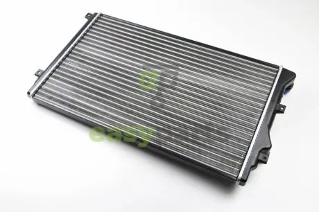 Радiатор Caddy III 1.9TDI BJB (+/- AC) (650x418x26) ASAM 32197