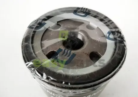Фільтр масляний Toyota Camry (V30) 01-/Land Cruiser (J100) 02-/Lexus LX 470 4.7 02- Denckermann A210052