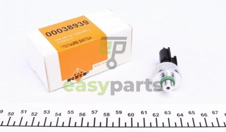 Пневматичний вимикач кондиціонера Nissan Navara/Note 06- NRF 38939 (фото 1)