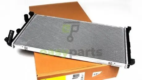 Радіатор охолодження Renault Master 2.5dCi 03- (+AC) NRF 58324