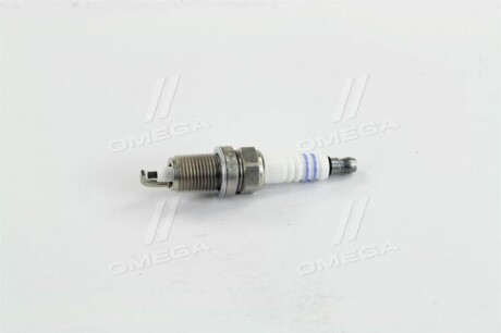 Свеча зажигания Toyota Corolla BOSCH 0 242 229 590