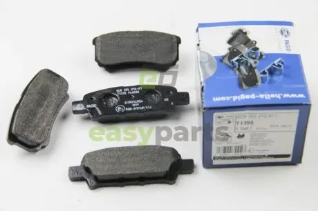 Гальмівні колодки зад. MITSUBISHI LANCER/JEEP PATRIOT 1.3-2.4 02- HELLA 8DB 355 010-811