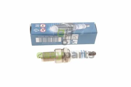 Свічка запалювання Land Rover Defender/Discovery/Range Rover 88-02 BOSCH 0242225599