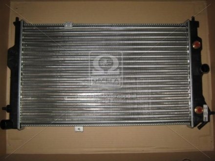 Радиатор охлаждения OPEL VECTRA A (88-) АТ NISSENS 630641 (фото 1)