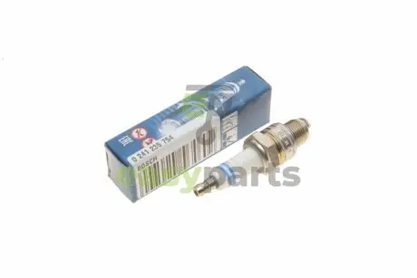 Свічка запалювання Dacia Nova 1.4 96-01/Fiat Panda 0.65 82-04 BOSCH 0241235754