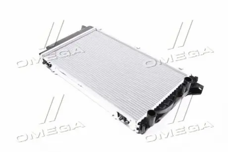 Радиатор охлаждения AUDI 80 NISSENS 60465A