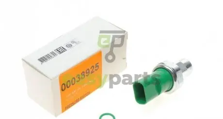 Датчик тиску кондиціонера BMW 5 (E39)/7 (E38) 94-04 NRF 38925