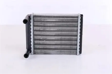 Радіатор охолодження NISSENS 72038