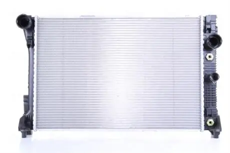 Радіатор охолоджування NISSENS 67161