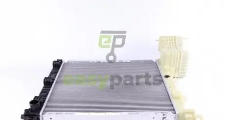 Радіатор охолодження MB Vito (W638) 2.2CDI/2.3TD 96- NRF 50583