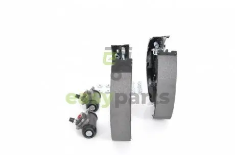 Комплект тормозных колодок BOSCH 0 204 114 153