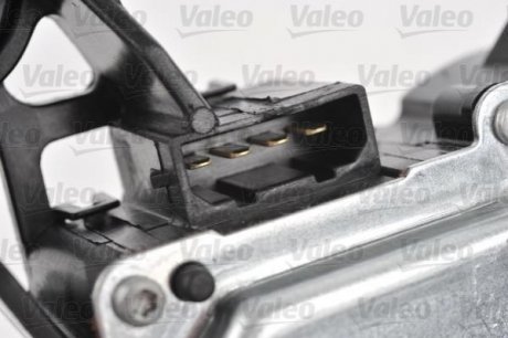 Двигатель стеклоочистителя Valeo 404637