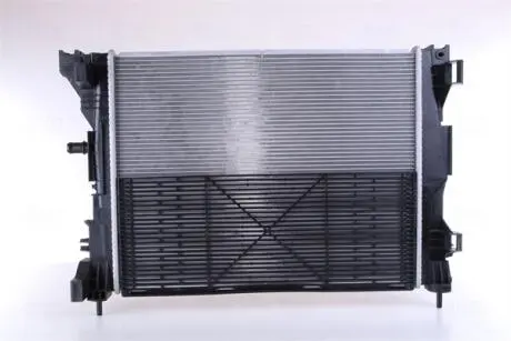 Радиатор охлаждения NISSENS 606653