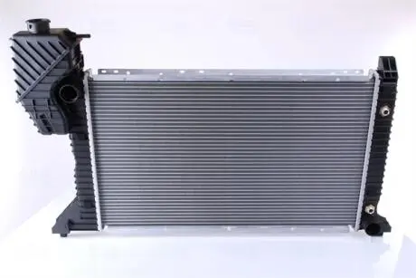 Радіатор охолоджування NISSENS 62686A