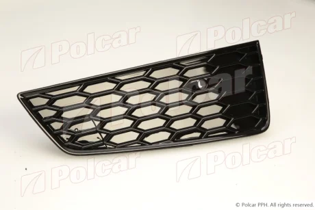 Решетка в бампере правый Polcar 13X327-6