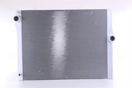 Радиатор охлаждения NISSENS 60768