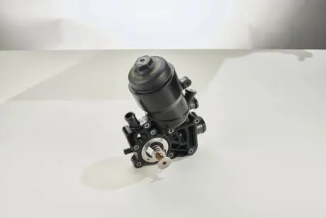 Фото корпус фільтра масляного VW Touareg/Audi Q7 3.0 TDI 07-18 (з термостатом) MAHLE / KNECHT OF 181/14 Корпус фільтра масляного VW Touareg/Audi Q7 3.0 TDI 07-18 (з термостатом) MAHLE / KNECHT OF 181/14