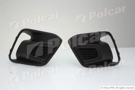 Решітка в бампері лівий+правий Polcar 60U22720