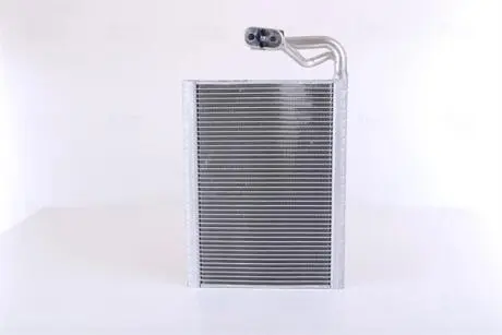 PAROWNIK KLIM MERCEDES C/CLS 1,6-6,2 12- NISSENS 92370