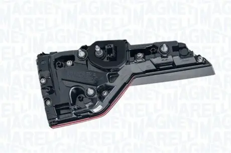 LAMPA TYLNA LEWA WEWNETRZNA MAGNETI MARELLI LLN512