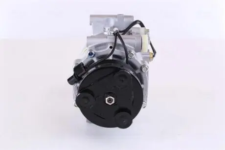 MITSUBISHI Компресор кондиціонера ECLIPSE IV 05-, ENDEAVOR 03-, GALANT IX 03- NISSENS 890879