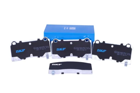 KLOCKI HAMULCOWE PRZOD TESLA MODEL 3 2017-/MODEL Y 2019- Z AKUSTYCZNYM CZUJNIKIEM SZT SKFK SKF VKBP85012EV