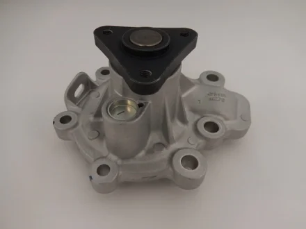 Фото 1 - насос водяной двигателя GMB GWMZ79A Насос водяной двигателя GMB GWMZ79A (фото 1)